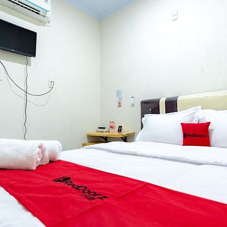 Hotel Reddoorz @ Simpang Pemda Medan Exterior foto