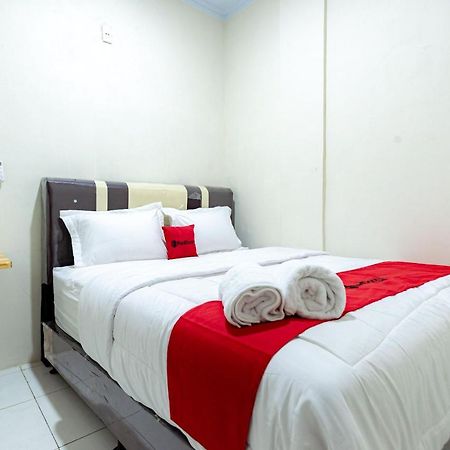 Hotel Reddoorz @ Simpang Pemda Medan Exterior foto