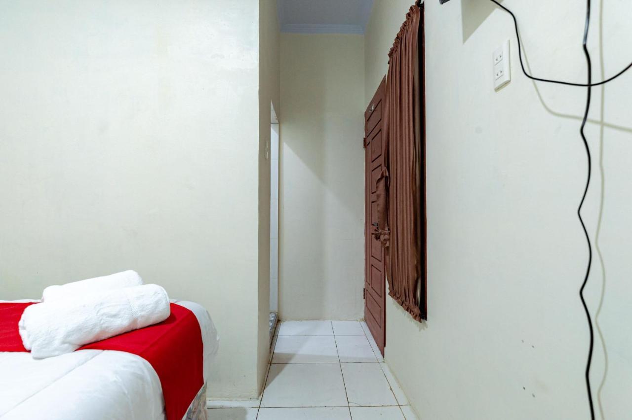 Hotel Reddoorz @ Simpang Pemda Medan Exterior foto