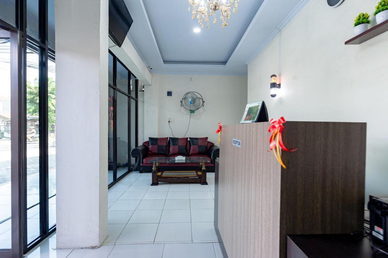 Hotel Reddoorz @ Simpang Pemda Medan Exterior foto