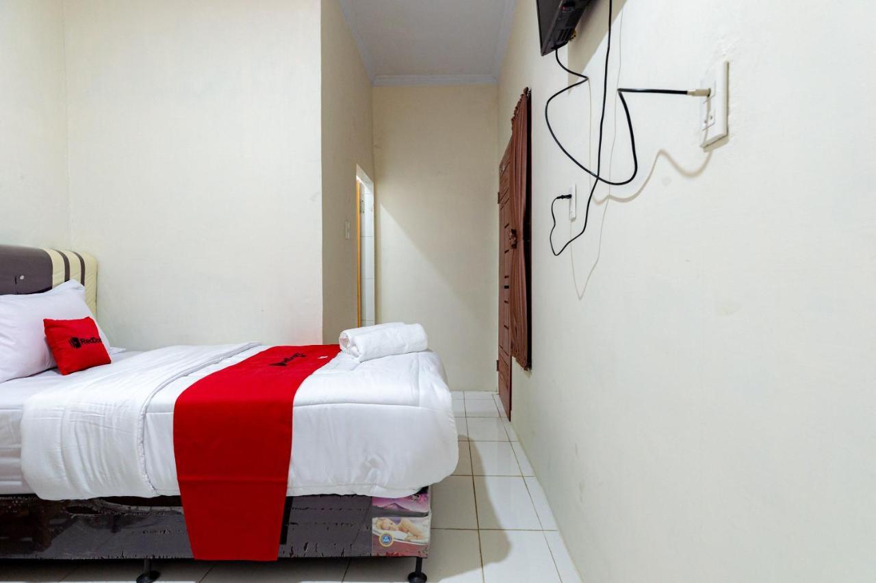 Hotel Reddoorz @ Simpang Pemda Medan Exterior foto