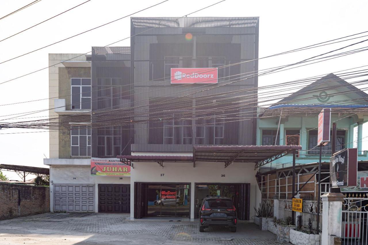 Hotel Reddoorz @ Simpang Pemda Medan Exterior foto